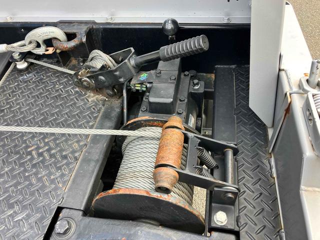 デュトロ 　積載車　最大積載量２８００ｋｇ　６ＭＴ古川ユニック製　Ｎｅｏ５　ウインチ巻上能力２．５ｔｏｎ　ディスチャージヘッドランプ　衝突被害軽減システム　ＥＴＣ　ナビ　ＴＶバックカメラ　電動格納ミラー（21枚目）
