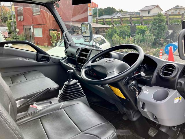 デュトロ 　積載車　最大積載量２８００ｋｇ　６ＭＴ古川ユニック製　Ｎｅｏ５　ウインチ巻上能力２．５ｔｏｎ　ディスチャージヘッドランプ　衝突被害軽減システム　ＥＴＣ　ナビ　ＴＶバックカメラ　電動格納ミラー（24枚目）