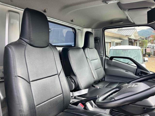 デュトロ 　積載車　最大積載量２８００ｋｇ　６ＭＴ古川ユニック製　Ｎｅｏ５　ウインチ巻上能力２．５ｔｏｎ　ディスチャージヘッドランプ　衝突被害軽減システム　ＥＴＣ　ナビ　ＴＶバックカメラ　電動格納ミラー（26枚目）