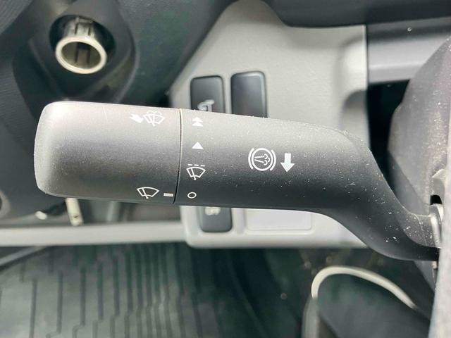 デュトロ 　積載車　最大積載量２８００ｋｇ　６ＭＴ古川ユニック製　Ｎｅｏ５　ウインチ巻上能力２．５ｔｏｎ　ディスチャージヘッドランプ　衝突被害軽減システム　ＥＴＣ　ナビ　ＴＶバックカメラ　電動格納ミラー（30枚目）