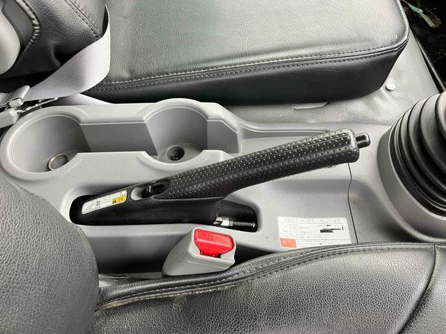 デュトロ 　積載車　最大積載量２８００ｋｇ　６ＭＴ古川ユニック製　Ｎｅｏ５　ウインチ巻上能力２．５ｔｏｎ　ディスチャージヘッドランプ　衝突被害軽減システム　ＥＴＣ　ナビ　ＴＶバックカメラ　電動格納ミラー（44枚目）