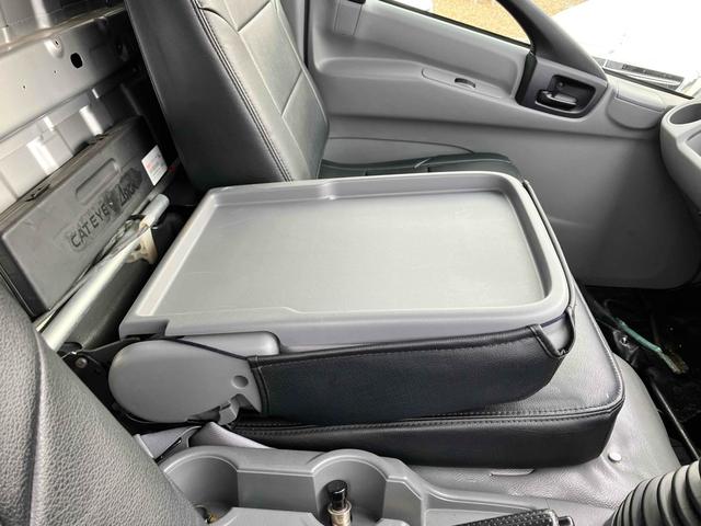 デュトロ 　積載車　最大積載量２８００ｋｇ　６ＭＴ古川ユニック製　Ｎｅｏ５　ウインチ巻上能力２．５ｔｏｎ　ディスチャージヘッドランプ　衝突被害軽減システム　ＥＴＣ　ナビ　ＴＶバックカメラ　電動格納ミラー（45枚目）