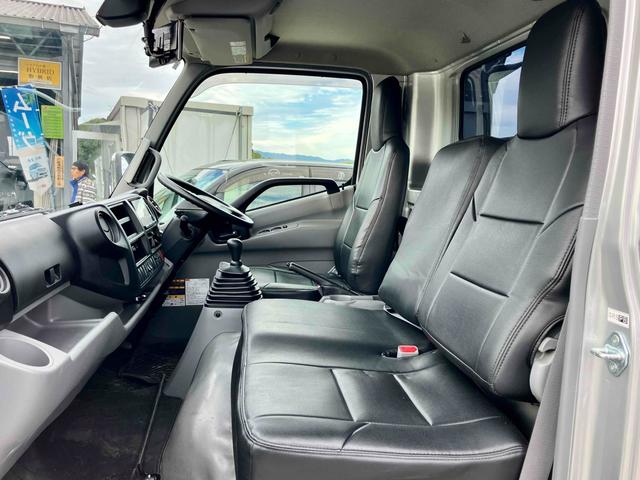 デュトロ 　積載車　最大積載量２８００ｋｇ　６ＭＴ古川ユニック製　Ｎｅｏ５　ウインチ巻上能力２．５ｔｏｎ　ディスチャージヘッドランプ　衝突被害軽減システム　ＥＴＣ　ナビ　ＴＶバックカメラ　電動格納ミラー（47枚目）