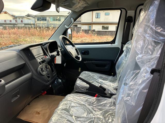 タウンエースバン ＧＬ　登録済み未使用車　キーレス　オートライト　アイドリングストップ　クリアランスソナー　運転席・助手席エアバッグ　衝突軽減ブレーキ　車検２０２７（令和９）年１０月まで（32枚目）