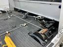 　積載車　最大積載量２８００ｋｇ　６ＭＴ古川ユニック製　Ｎｅｏ５　ウインチ巻上能力２．５ｔｏｎ　ディスチャージヘッドランプ　衝突被害軽減システム　ＥＴＣ　ナビ　ＴＶバックカメラ　電動格納ミラー（18枚目）