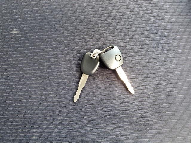 ワゴンR FXアイドリングストップ ワンオーナー ユーザー買取 禁煙車 純正CDオーディオ アイドリングストップ 盗難防止システム 運転席助手席エアバッグ 車検整備付 スペアキー付(67枚目)