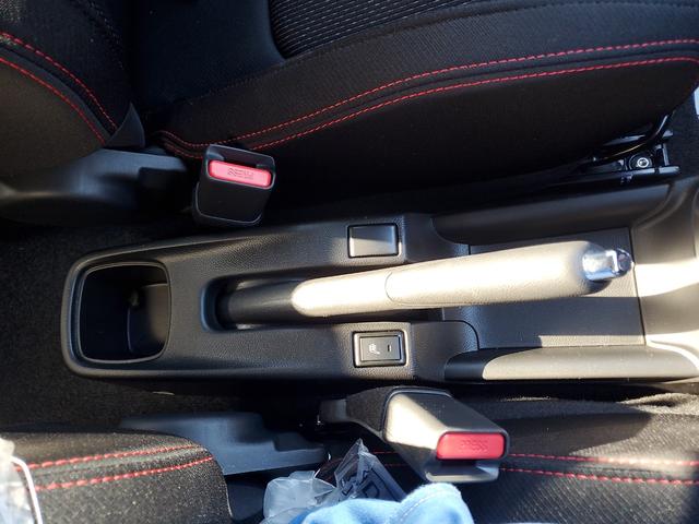 スイフトスポーツ ＺＣ３３Ｓ　ファイナルエディション　特別仕様車　６ＭＴ　ターボ　オートクルーズコントロール　全方位モニター用カメラ　衝突被害軽減ブレーキ　シートヒーター　登録済未使用車（17枚目）