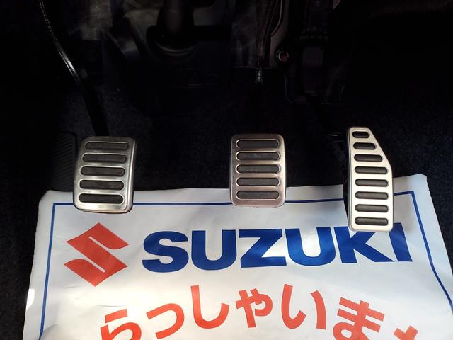 スイフトスポーツ ＺＣ３３Ｓ　ファイナルエディション　特別仕様車　６ＭＴ　ターボ　オートクルーズコントロール　全方位モニター用カメラ　衝突被害軽減ブレーキ　シートヒーター　登録済未使用車（21枚目）