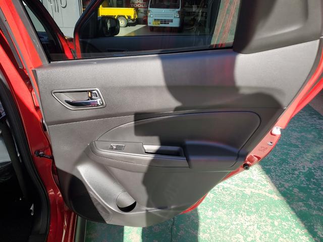 スイフトスポーツ ＺＣ３３Ｓ　ファイナルエディション　特別仕様車　６ＭＴ　ターボ　オートクルーズコントロール　全方位モニター用カメラ　衝突被害軽減ブレーキ　シートヒーター　登録済未使用車（24枚目）