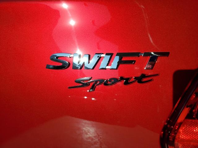 スイフトスポーツ ＺＣ３３Ｓ　ファイナルエディション　特別仕様車　６ＭＴ　ターボ　オートクルーズコントロール　全方位モニター用カメラ　衝突被害軽減ブレーキ　シートヒーター　登録済未使用車（50枚目）