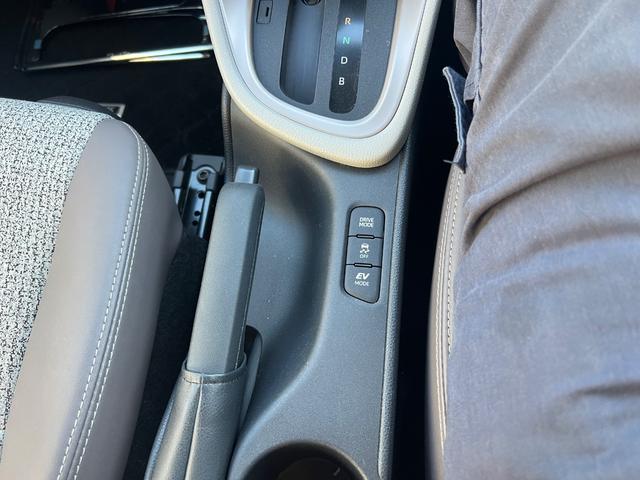 ヤリス ハイブリッドZ 1.5 ハイブリッド Z E-Four 4WD (ホワイトパールクリスタルシャイン) 前後ドライブレコーダー ナビ連動ETC アラウンドビューモニターシートヒーター(35枚目)