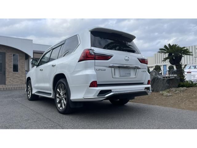 ＬＸ５７０　ＬＸ５７０　２レツシート・５ニンノリ　ナビ　ムーンルーフ　Ｈシフトドライブモードセレクトスーパーインテリジェント８ソクＦＡＴ（８ＳＵＰＥＲＥＣＴ）ｃｏｏｌＢＯＸ冷ステアリングヒーター　ベンチレーション(17枚目)