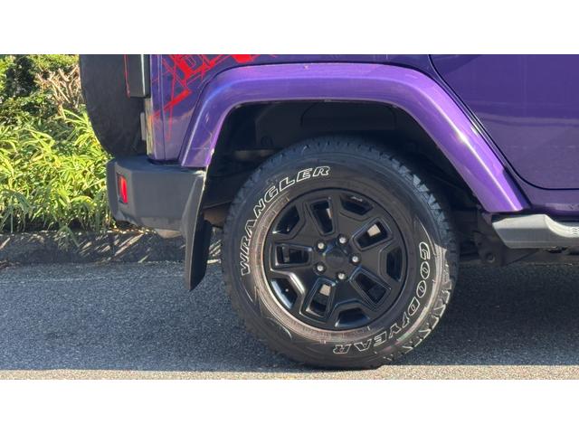 ジープ・ラングラーアンリミテッド バックカントリーエディション 日本限定100台 アンリミテッド バックカントリーエディション ハードトップ 4WD 電子制御5速FAT(9枚目)