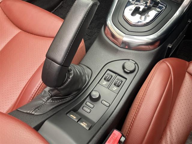 308 CC グリフ インテグラルレザー オープンカー ドライブレコーダー ETC TV クリアランスソナー オートクルーズコントロール HID AT キーレスエントリー 電動格納ミラー シートヒーター アルミホイール 盗難防止システム(7枚目)