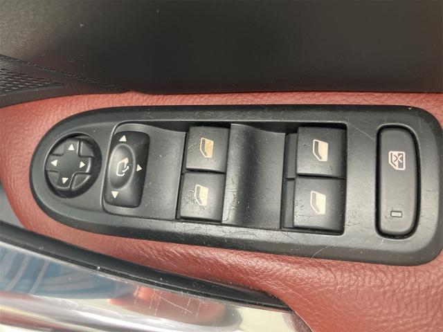 308 CC グリフ インテグラルレザー オープンカー ドライブレコーダー ETC TV クリアランスソナー オートクルーズコントロール HID AT キーレスエントリー 電動格納ミラー シートヒーター アルミホイール 盗難防止システム(10枚目)