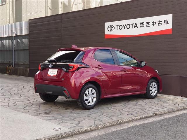 ヤリス ハイブリッドＧ　ＬＥＤライト　Ｉストップ　サイドエアバッグ　スマートキ　ナビ　Ｂモニター　ドライブレコーダー　ＥＴＣ車載器　横滑り防止装置　クルコン　セキュリティアラーム　メディアプレイヤー接続　パワステ　キーフリー（5枚目）