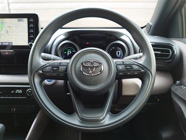 ヤリス ハイブリッドＧ　ＬＥＤライト　Ｉストップ　サイドエアバッグ　スマートキ　ナビ　Ｂモニター　ドライブレコーダー　ＥＴＣ車載器　横滑り防止装置　クルコン　セキュリティアラーム　メディアプレイヤー接続　パワステ　キーフリー（21枚目）