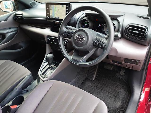 ヤリス ハイブリッドＧ　ＬＥＤライト　Ｉストップ　サイドエアバッグ　スマートキ　ナビ　Ｂモニター　ドライブレコーダー　ＥＴＣ車載器　横滑り防止装置　クルコン　セキュリティアラーム　メディアプレイヤー接続　パワステ　キーフリー（27枚目）