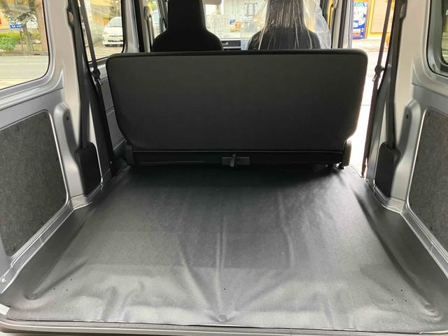 ハイゼットカーゴ DX 軽バン CVT 衝突被害軽減システム クリアランスソナー 両側スライドドア キーレスエントリー アイドリングストップ ESC 運転席エアバッグ(11枚目)