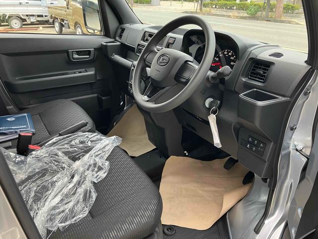 ハイゼットカーゴ DX 軽バン CVT 衝突被害軽減システム クリアランスソナー 両側スライドドア キーレスエントリー アイドリングストップ ESC 運転席エアバッグ(17枚目)