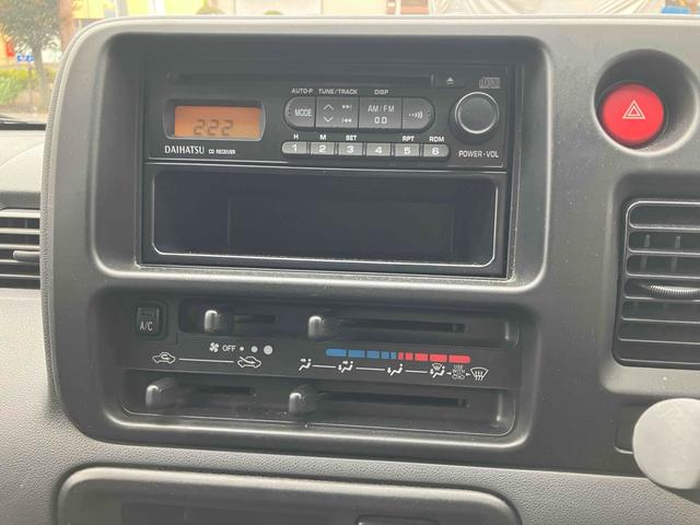ハイゼットカーゴ クルーズ　軽バン　ＭＴ　両側スライドドア　エアコン　パワーウィンドウ　運転席エアバッグ　助手席エアバッグ　ＣＤ（22枚目）