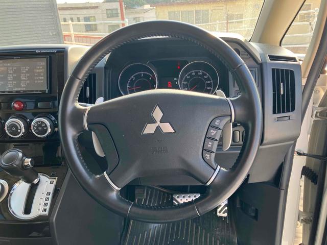 デリカD:5 シャモニー 4WD ハーフレザーシート ドラレコ ETC 全周囲カメラ ナビ TV オートクルーズコントロール 両側電動スライドドア オートライト HID スマートキー 電動格納ミラー シートヒーター 3列シート(3枚目)