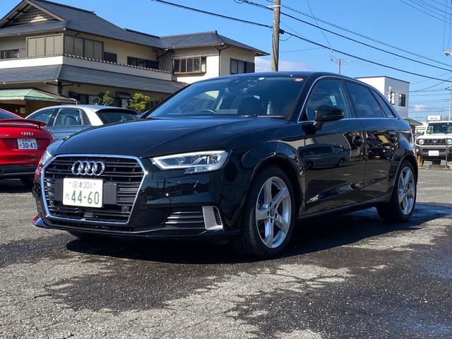 スポーツバック１．４ＴＦＳＩ　スポーツ　アイドリングＳＴＯＰ　キーレス　シートＨ　コーナーセンサー　オートエアコン　ターボ　レーダークルーズ　運転席パワーシート　衝突軽減　本革シート　　ラグジュアリーパッケージ(7枚目)