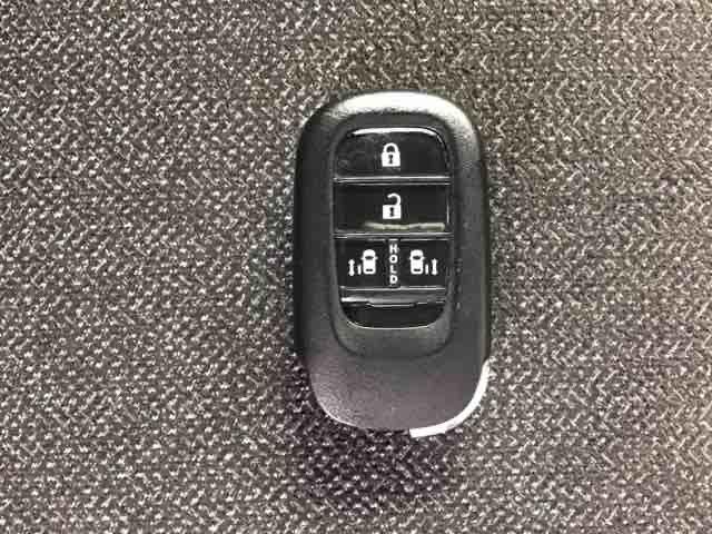 Ｎ－ＢＯＸカスタム ベースグレード　ホンダ認定中古車　デモカー　純正ドラレコ　Ｗ電動ドア　ＵＳＢ接続　ＣＭＢＳ　Ｄレコ　オートエアコン　スマートキ　ＬＥＤ　盗難防止装置　クルコン　ＥＴＣ　バックカメラ　フルセグＴＶ　パワーステアリング（18枚目）
