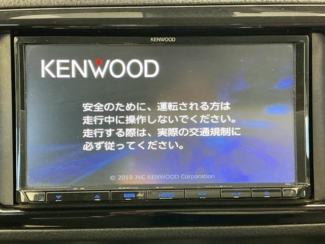 ヴィッツ Ｆ　レンタカーアップ　バックカメラ　ＥＴＣ　ＵＳＢ接続　キーレスリモコン　バックガイドモニター　デュアルエアバック　衝突軽減装置　運転席エアバッグ　イモビライザー　パワーウインドウ　ＥＳＣ　パワステ（6枚目）