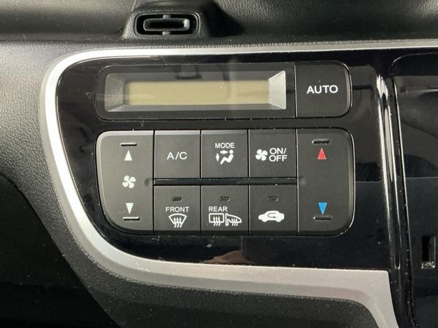 N-BOXカスタム GターボSSブラックスタイルパッケージ ホンダ認定中古車 社外ドラレコ 両側電動 カーテンエアバック 整備記録簿 ナビTV バックモニター 地デジTV 前席シートヒーター 盗難防止システム 横滑り防止 ワンオーナー DVD キーレス ターボ(11枚目)