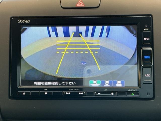フリード クロスター・ホンダセンシング　ホンダ認定中古車　純正ドラレコ前後　両ＰＳＤ　地デジ　エアバック　Ｉストップ　ＶＳＡ　リヤカメラ　３列シート　整備記録簿　ＤＶＤ再生　ウォークスルー　イモビライザー　ワンオーナー　キーフリー　パワステ（8枚目）