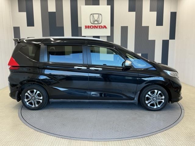 フリード クロスター・ホンダセンシング　ホンダ認定中古車　純正ドラレコ前後　両ＰＳＤ　地デジ　エアバック　Ｉストップ　ＶＳＡ　リヤカメラ　３列シート　整備記録簿　ＤＶＤ再生　ウォークスルー　イモビライザー　ワンオーナー　キーフリー　パワステ（25枚目）
