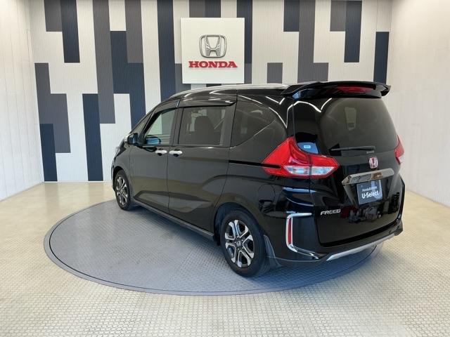 フリード クロスター・ホンダセンシング　ホンダ認定中古車　純正ドラレコ前後　両ＰＳＤ　地デジ　エアバック　Ｉストップ　ＶＳＡ　リヤカメラ　３列シート　整備記録簿　ＤＶＤ再生　ウォークスルー　イモビライザー　ワンオーナー　キーフリー　パワステ（26枚目）