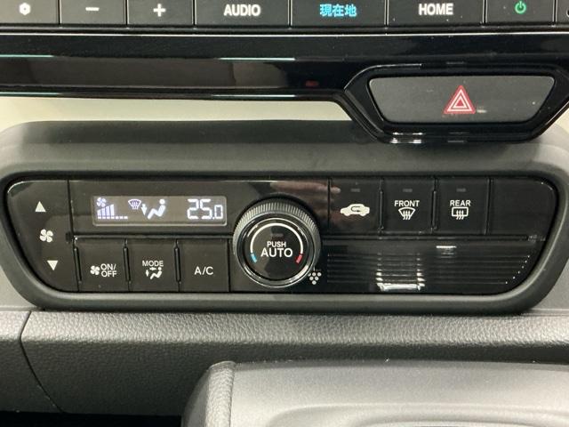 �I�[�g�G�A�R���t���ł��I���D�݂̉��x���Z�b�g���邾���ŃG�A�R���̕��ʂȂǂ������ŃR���g���[���B���K�Ȏԓ��ł��߂������������܂��B