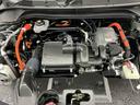 技術が詰まったエンジンルームもご覧の通りピカピカにクリーニング済みです。ハイブリッドなのでお財布にも環境にも優しいです。