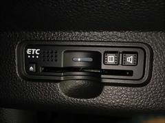 ＥＴＣ付きで高速道路をノンストップ・キャッシュレスで利用出来ます！スマートインターの出入りも利用可能でとても便利です！ 3