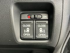 ������Ǥ���ߤ�ڡ���ξ¦��ư���饤�ɥɥ��Ǥ��� 2