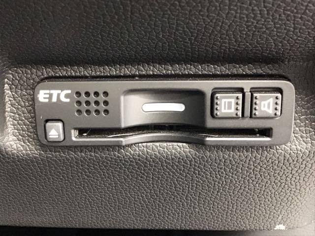 フリードハイブリッド ハイブリッド・ＥＸ　ホンダ認定中古車　両側電動　ＬＥＤライト　１オナ　地デジフルセグＴＶ　シ－トヒ－タ－　整備記録簿　リヤカメラ　フルオートエアコン　ＡＢＳ　ＤＶＤ再生可　ウォークスルー　サイドエアバッグ　キーフリー（8枚目）