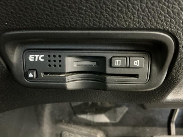 ヴェゼル ハイブリッドX ホンダ認定中古車 純正ナビ LEDライト リヤカメラ ETC付き Aクルーズ セキュリティアラーム VSA アイドリングSTOP 整備記録簿 ナビTV スマートキ サイドエアバッグ DVD再生機能(8枚目)