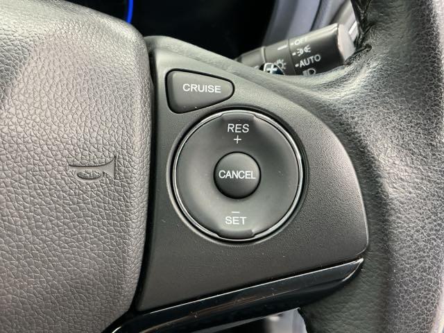 ヴェゼル ハイブリッドX ホンダ認定中古車 純正ナビ LEDライト リヤカメラ ETC付き Aクルーズ セキュリティアラーム VSA アイドリングSTOP 整備記録簿 ナビTV スマートキ サイドエアバッグ DVD再生機能(10枚目)