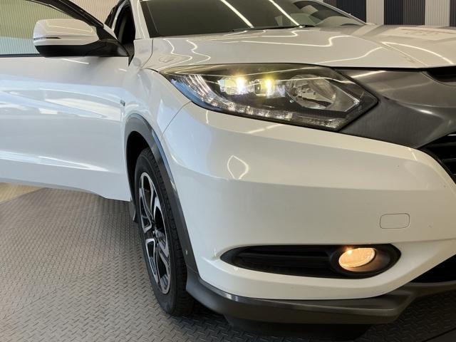 ヴェゼル ハイブリッドX ホンダ認定中古車 純正ナビ LEDライト リヤカメラ ETC付き Aクルーズ セキュリティアラーム VSA アイドリングSTOP 整備記録簿 ナビTV スマートキ サイドエアバッグ DVD再生機能(22枚目)