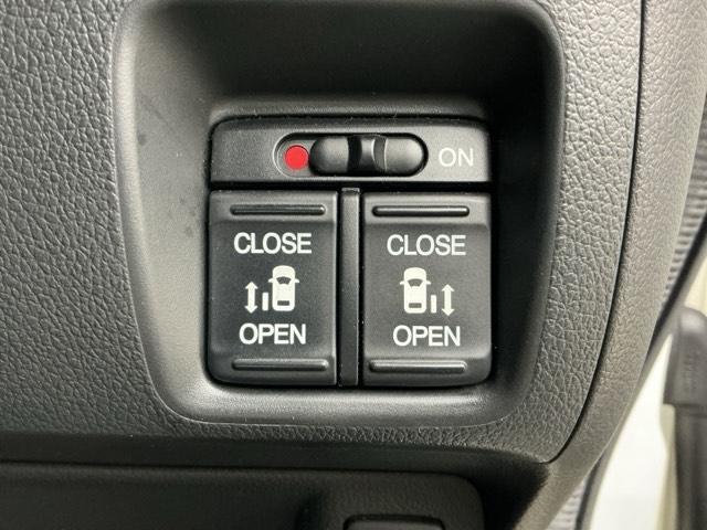 N-BOX モデューロXG・ターボパッケージ ホンダ認定中古車 両側電動 純正ナビ 両側Pスライドドア キーフリー パワーウィンドウ ナビTV 横滑り防止 スマートキー&プッシュスタート DVD再生可 アイドルS 記録簿 フルセグTV ABS(9枚目)