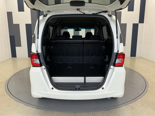 フリードスパイク Gジャストセレクション ホンダ認定中古車 両側電動 純正ナビ スマートキーシステム オートクルーズコントロール セキュリティー ナビ・テレビ 横滑防止 HDDナビ AUTOエアコン ワンセグ パワーウィンドウ DVD再生機能(18枚目)