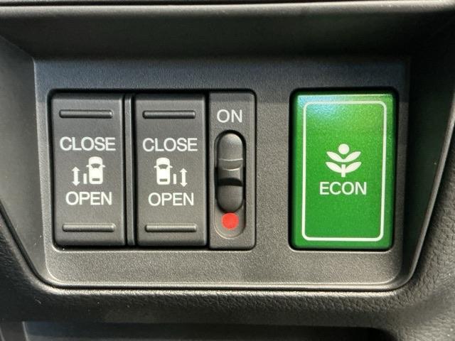 オデッセイ アブソルート・ＥＸ　ホンダ認定中古車　純正ドラレコ前後　パーキングサポート　整備記録簿　シ－トヒ－タ－　バックモニター　ＷＡＣ　フロントカメラ　スマ－トキ－　セキュリティーアラーム　３列シート　ＤＶＤ再生　サイドカメラ（11枚目）