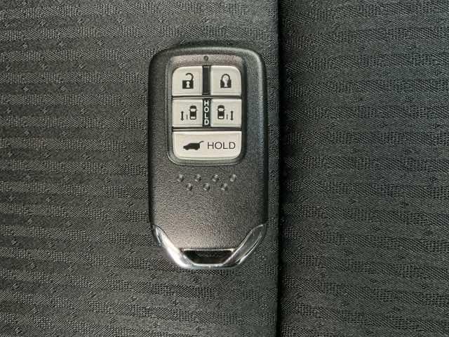 オデッセイ アブソルート・ＥＸ　ホンダ認定中古車　純正ドラレコ前後　パーキングサポート　整備記録簿　シ－トヒ－タ－　バックモニター　ＷＡＣ　フロントカメラ　スマ－トキ－　セキュリティーアラーム　３列シート　ＤＶＤ再生　サイドカメラ（18枚目）