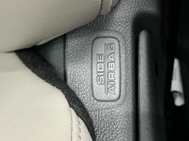 ヴェゼル e:HEVZ ホンダ認定中古車 4WD 全周囲カメラ 盗難防止装置 1オーナー Rカメラ フルセグテレビ スマ-トキ- ETC車載器 アクティブクルーズ Pセンサー サイドエアバッグ ナビTV フルオートエアコン(15枚目)