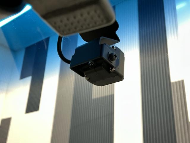 ステップワゴンスパーダ Ｚ　ホンダ認定中古車　社外ドラレコ前　ＥＴＣ　横滑防止　イモビ　ＵＳＢ接続　スマキー　地デジＴＶ　バックモニタ－　３列シ－ト　キーフリー　フロントカメラ　パワーウィンド　ナビ・ＴＶ　エアコン　ＤＶＤ再生（6枚目）