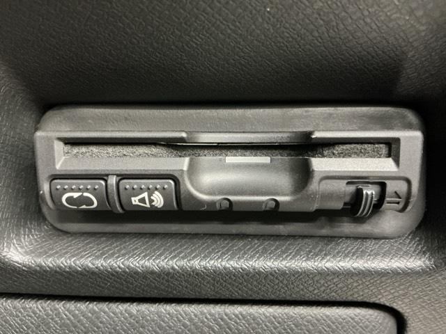 ステップワゴンスパーダ Ｚ　ホンダ認定中古車　社外ドラレコ前　ＥＴＣ　横滑防止　イモビ　ＵＳＢ接続　スマキー　地デジＴＶ　バックモニタ－　３列シ－ト　キーフリー　フロントカメラ　パワーウィンド　ナビ・ＴＶ　エアコン　ＤＶＤ再生（9枚目）