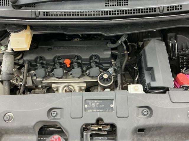 ステップワゴンスパーダ Ｚ　ホンダ認定中古車　社外ドラレコ前　ＥＴＣ　横滑防止　イモビ　ＵＳＢ接続　スマキー　地デジＴＶ　バックモニタ－　３列シ－ト　キーフリー　フロントカメラ　パワーウィンド　ナビ・ＴＶ　エアコン　ＤＶＤ再生（17枚目）