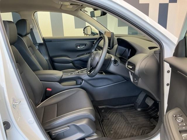 ZR-V X ホンダ認定中古車 デモカー 純正ドラレコ クリアランスソナー 地デジ Bカメ オートクルーズコントロール ESC サイドカーテンエアバック エアコン 整備記録簿 盗難防止装置 LEDライト USB(15枚目)